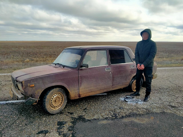 Астраханские полицейские устроили погоню со стрельбой за ﻿мужчиной из Элисты: видео