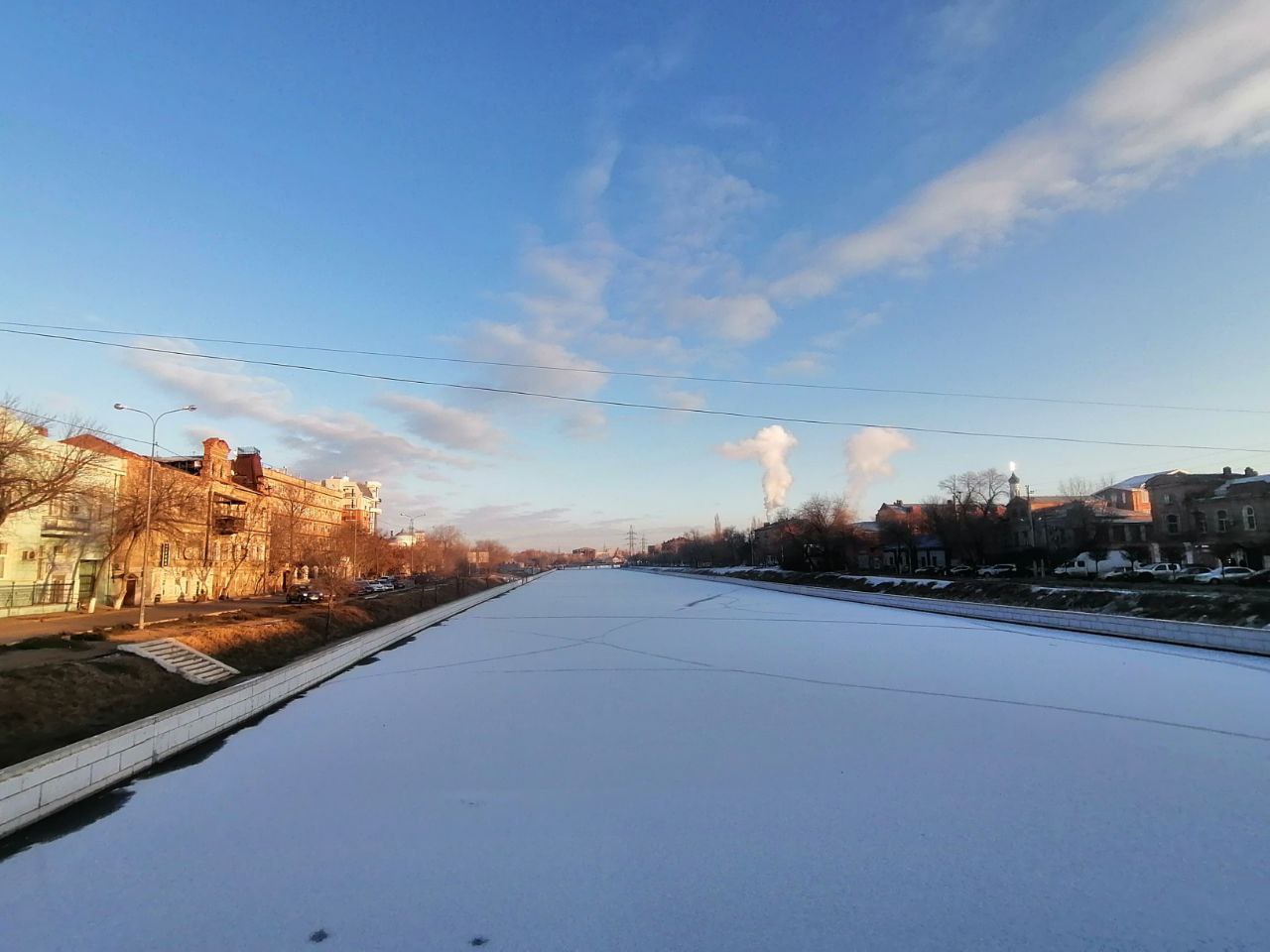 Астраханцев просят не гулять по льду