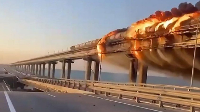 При взрыве на Крымском мосту погибли три человека