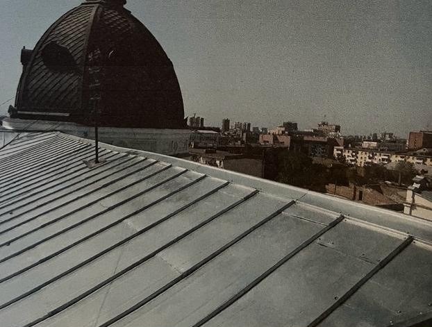 Одному из старейших учебных заведений Астрахани отреставрировали крышу