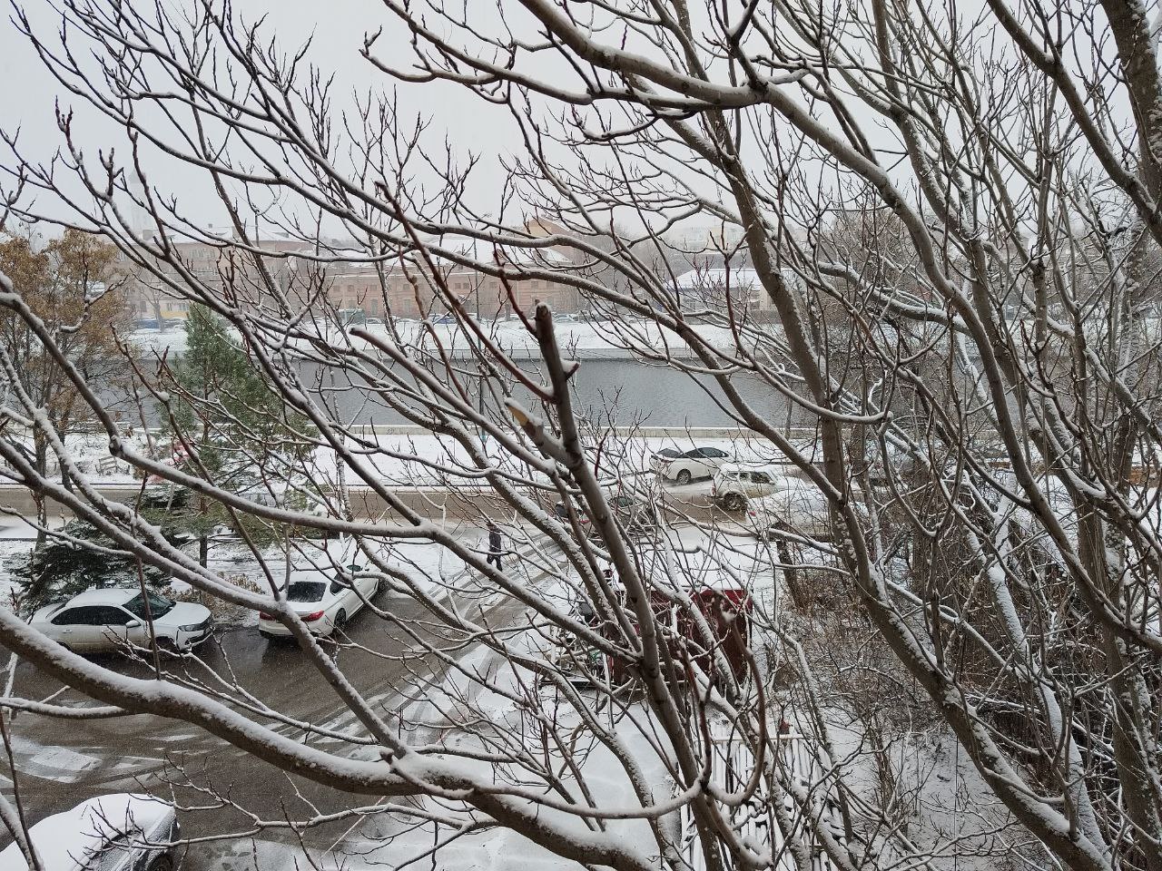 Астрахань засыпает снегом. Долго ли он продержится?