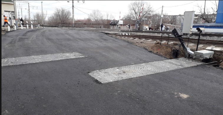Железнодорожный переезд возле АГТУ отремонтирован