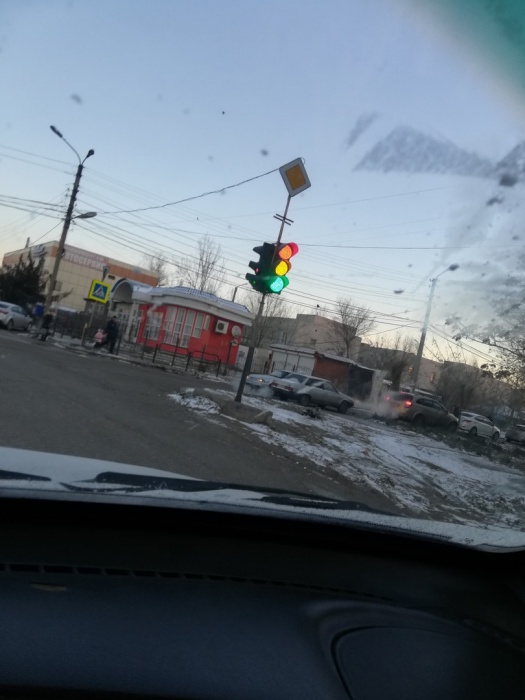 В Астрахани обнаружен толерантный светофор
