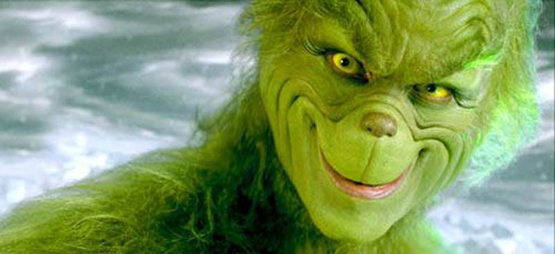 В Астрахани с одной из городских елок украли игрушки