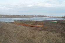 В Астраханской области владельца затонувшего парома заставили через суд поднять его 