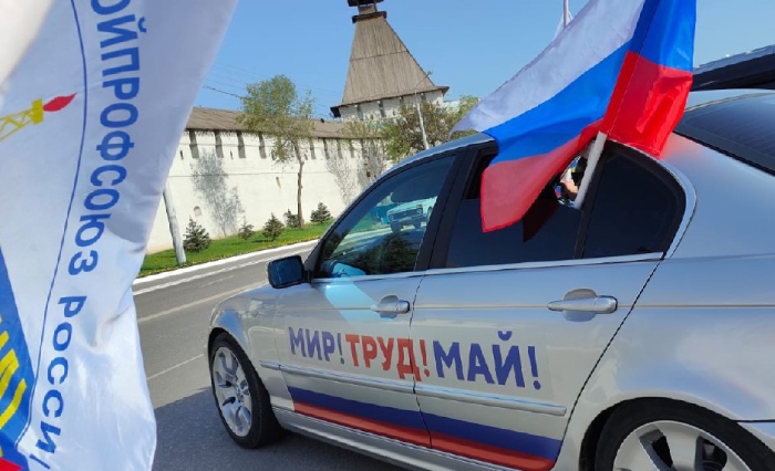 Астраханцы патриотическим автопробегом проложили свой путь в Ростов﻿