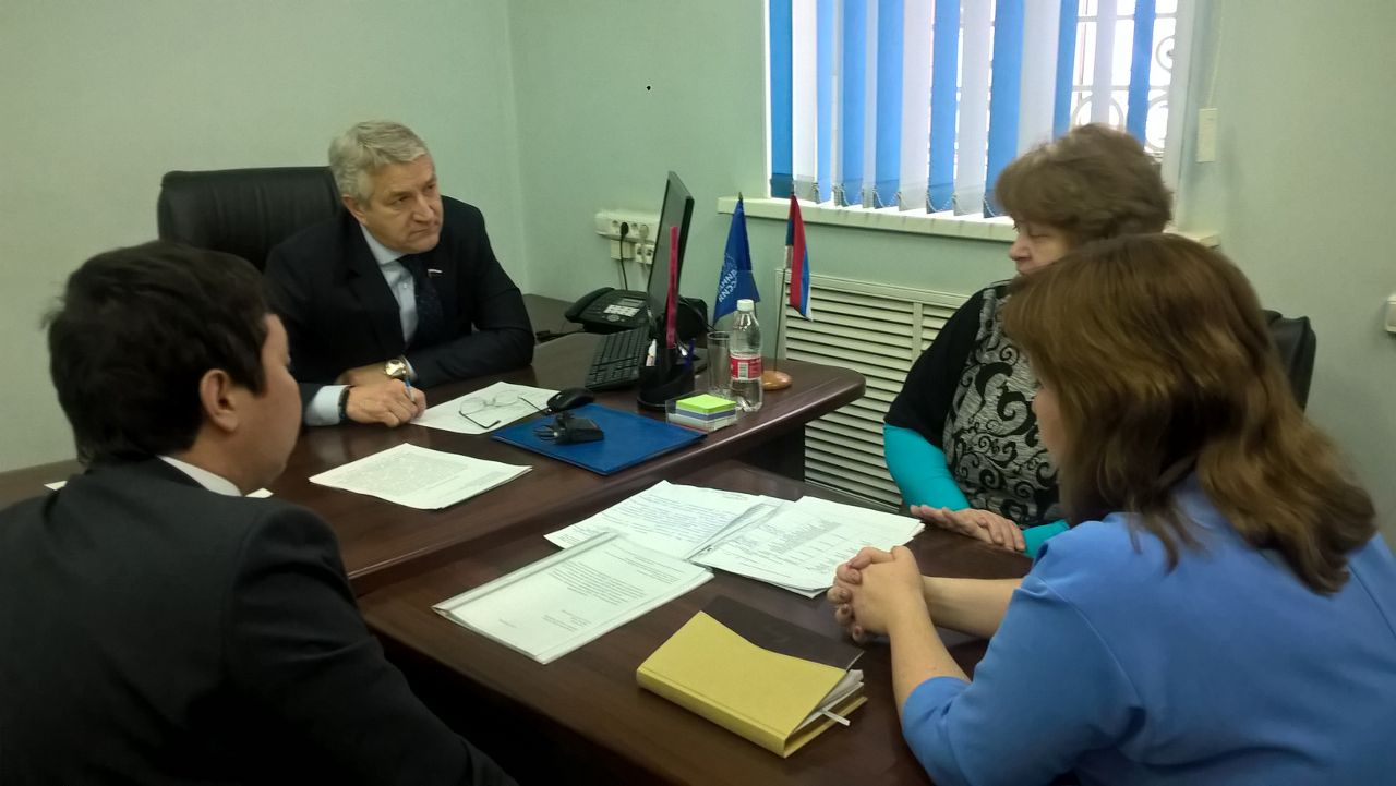 Медики АГМУ вышли к Леониду Огулю с законодательной инициативой