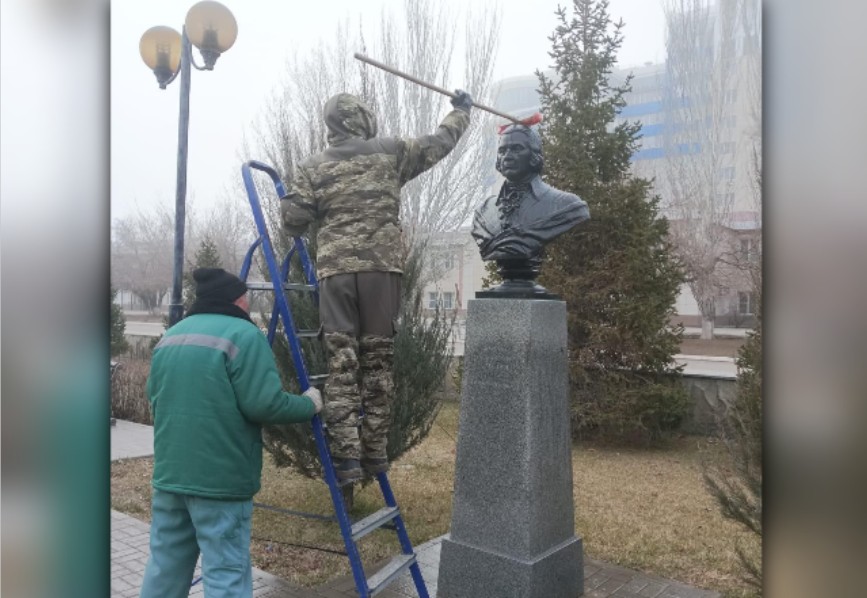 Город приводят в порядок, пока астраханцы спят 