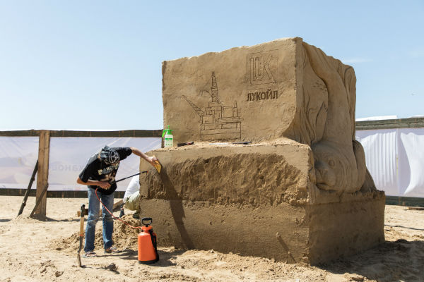 Песчаный Чингисхан и Батый. «Мечты барханов-2017» в «Сарай-Бату»