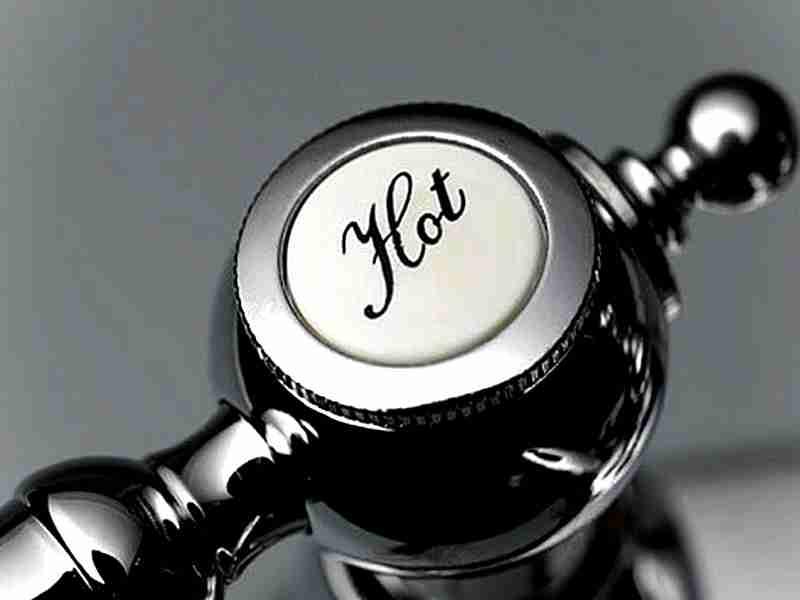 Сегодня в Астрахани отключат горячую воду