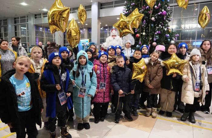 28 астраханских детей побывали на Кремлевской елке в Москве