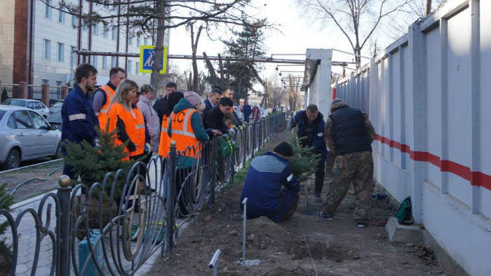 Астраханские железнодорожники присоединились к эколого-патриотической акции «Лес Победы»