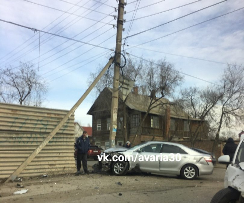 В Астрахани произошло еще одно тройное ДТП