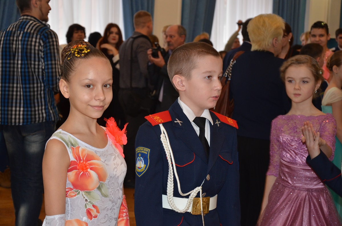 В Астрахани впервые прошел кадетский рождественский бал 