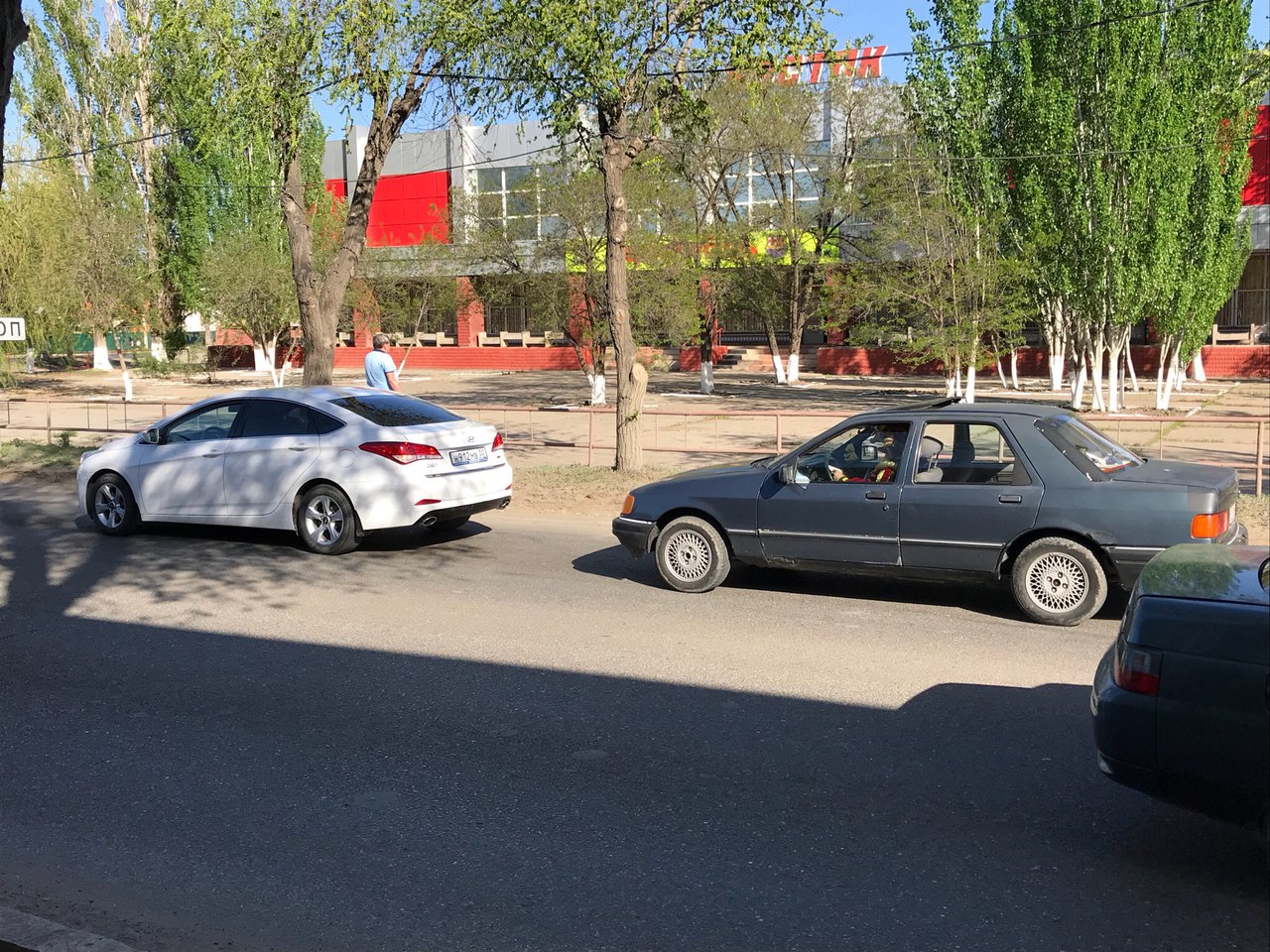 В Астрахани произошло ДТП с клоуном за рулем