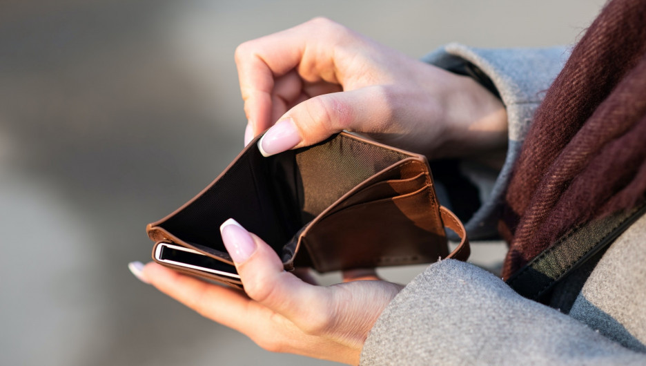 Астраханцы стали реже брать взаймы и одалживать деньги