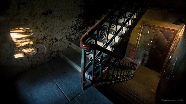 Дом в Астрахани угрожал жизни и здоровью людей