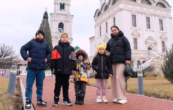 По приглашению Игоря Бабушкина дети мобилизованных бесплатно покатались на катке в Астрахани