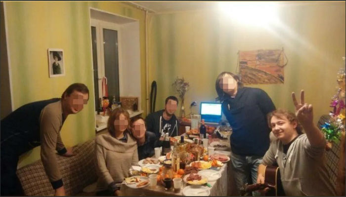 Актер Астраханского театра рассказал, как пригласил к себе домой на Новый год толпу незнакомцев