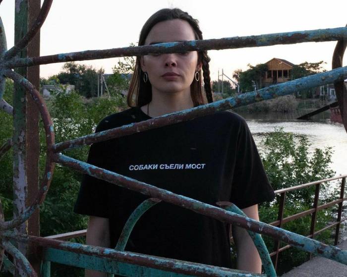 В Астрахани можно купить футболки с основными городскими бедами