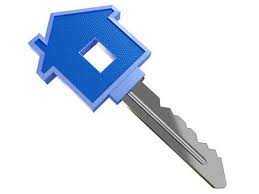 Астраханка обманула жителей ветхих домов на 2 миллиона рублей   