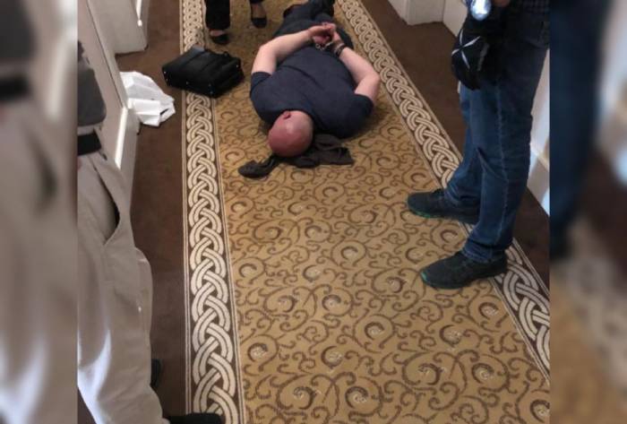 В Астрахани прошел суд над москвичом, который получил от заключенного 12 млн 