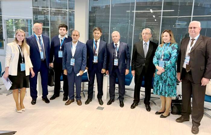 Глава Астрахани принял участие в Каспийском экономическом форуме