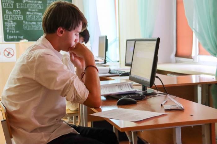 Астраханские выпускники впервые сдают ЕГЭ по информатике на компьютерах