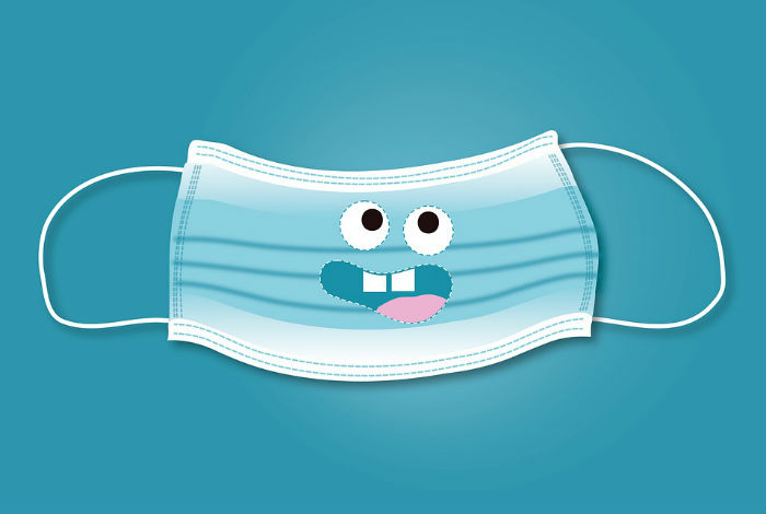 В астраханских аптеках маски есть, но подорожали в четыре с лишним раза