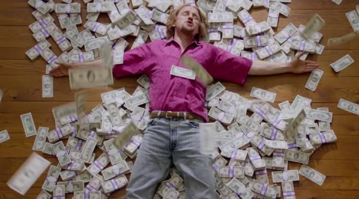 Сколько денег астраханцам нужно для счастья 