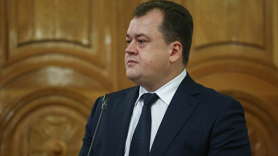 Экс-министру строительства и ЖКХ Астраханской области Василию Корнильеву вновь продлили срок заключения под стражей