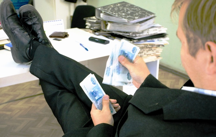 В Астрахани председателя ТСЖ подозревают в присвоении более полумиллиона рублей