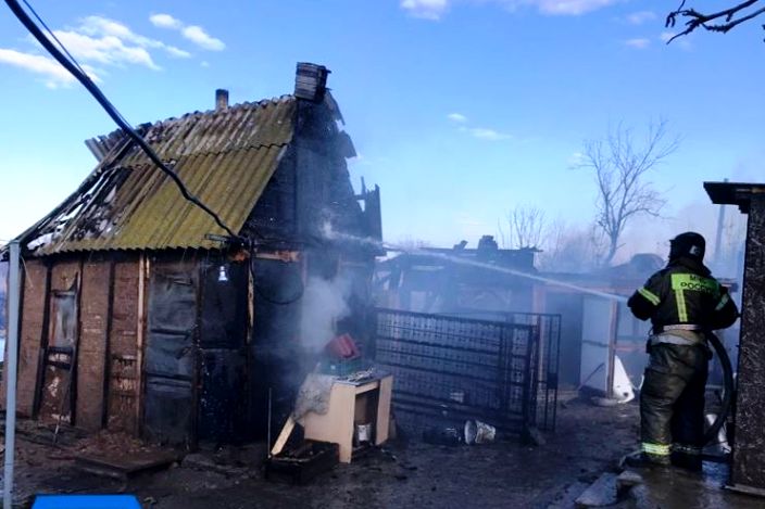 Под Астраханью крупный пожар тушили полтора часа