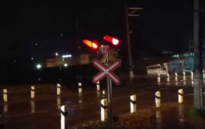 В ночь с 17 на 18 мая на правобережье Астрахани будет временно закрыт железнодорожный переезд