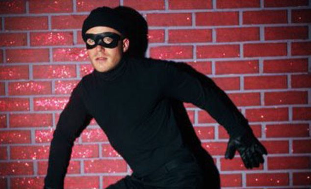 Студент из Казахстана попался на краже алкоголя из астраханского бара