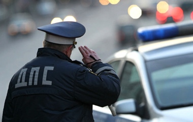 Астраханец, пытавшийся дать дорожному полицейскому взятку, заплатит штраф в 50-кратном размере