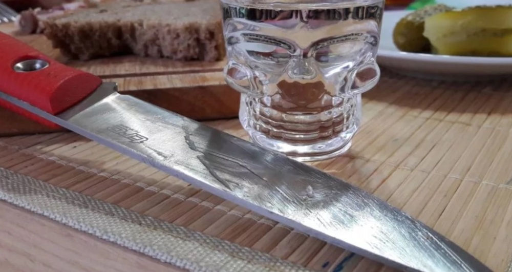 На севере Астраханской области зарезали подростка