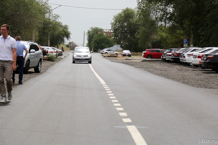 Полумордвинов и Жилкин вместе проверили укладку асфальта