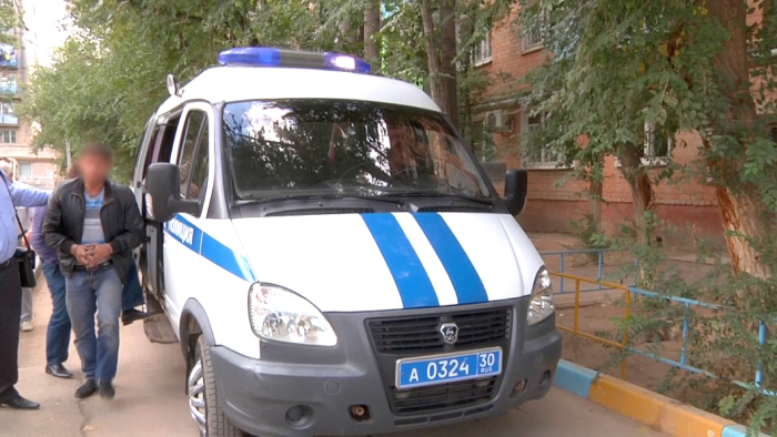 Пьяный астраханец ограбил 83-летнюю мать своего покойного друга