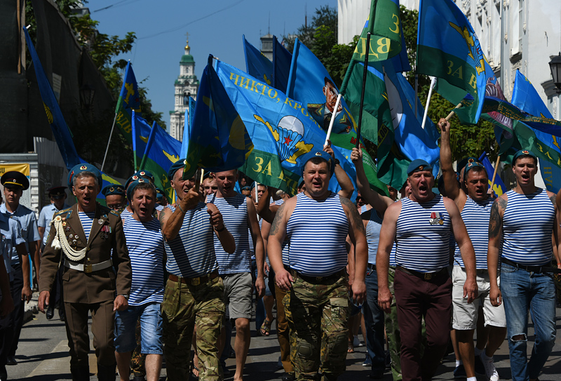Как в Астрахани отмечали день ВДВ. Фоторепортаж Максима Коротченко