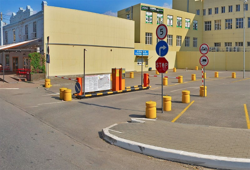 Парковка в центре Астрахани резко и сильно подорожала