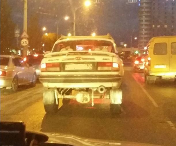 Фото дня:  полметра над уровнем асфальта