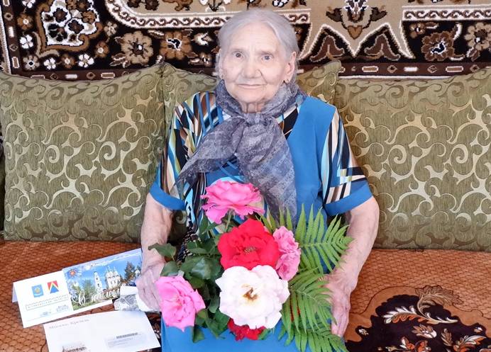 Владимир Путин поздравил астраханского ветерана труда с юбилеем