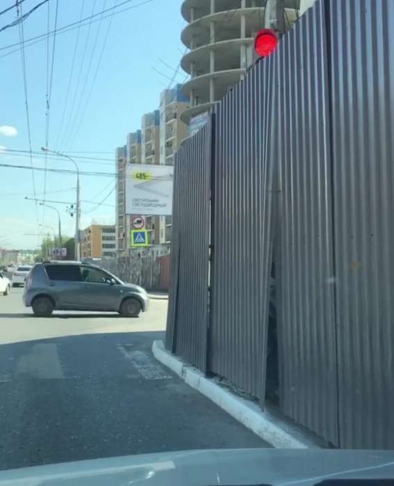 Берегитесь! В Астрахани кому-то может "прилететь" профлист (ВИДЕО)