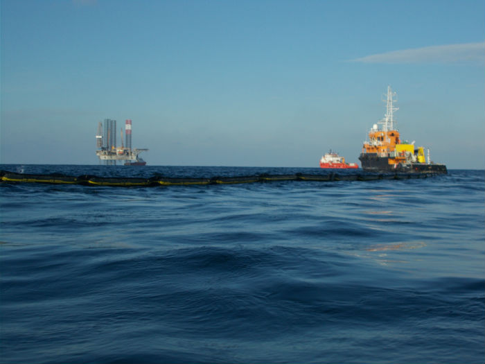 ЛУКОЙЛ провел на Каспии экологические учения