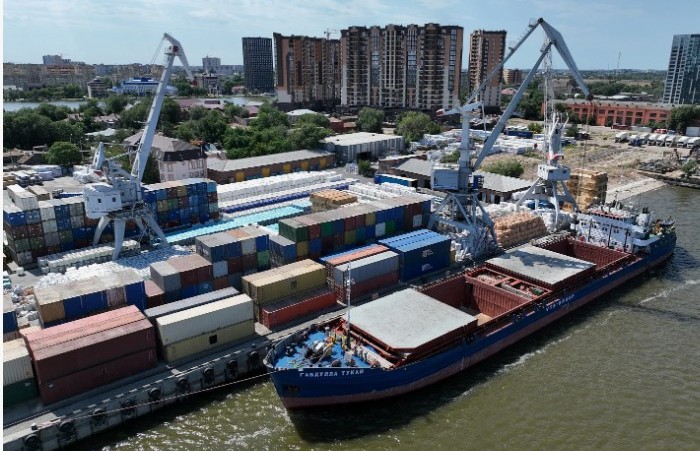 За 7 месяцев года грузооборот порта Астрахань по-прежнему сильно «проседает»