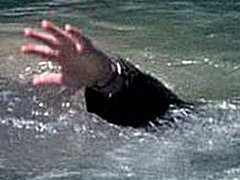 Астраханец спас тонущего малыша