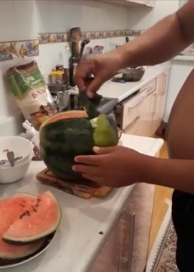 Евгений Малинин предупреждает астраханцев о странных арбузах