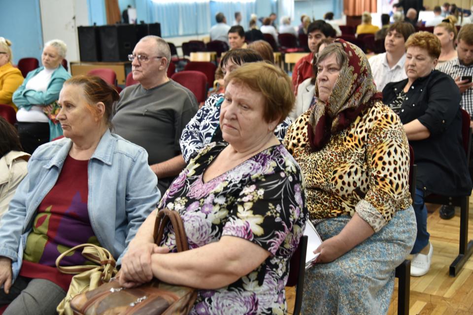 Жители формируют инициативы по ремонту своих дворов