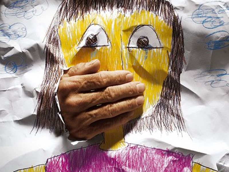 В Астраханской области осужден мужчина, растливший четырех девочек, заманив их домой